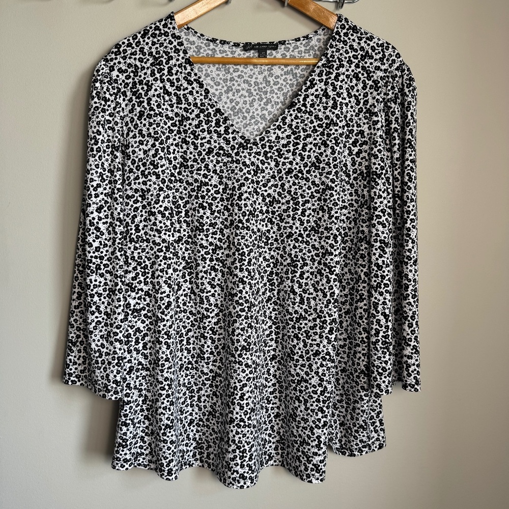 Adrianna Papell 3/4 Sleeve Floral Popover Blouse Black & White Size 2X Office